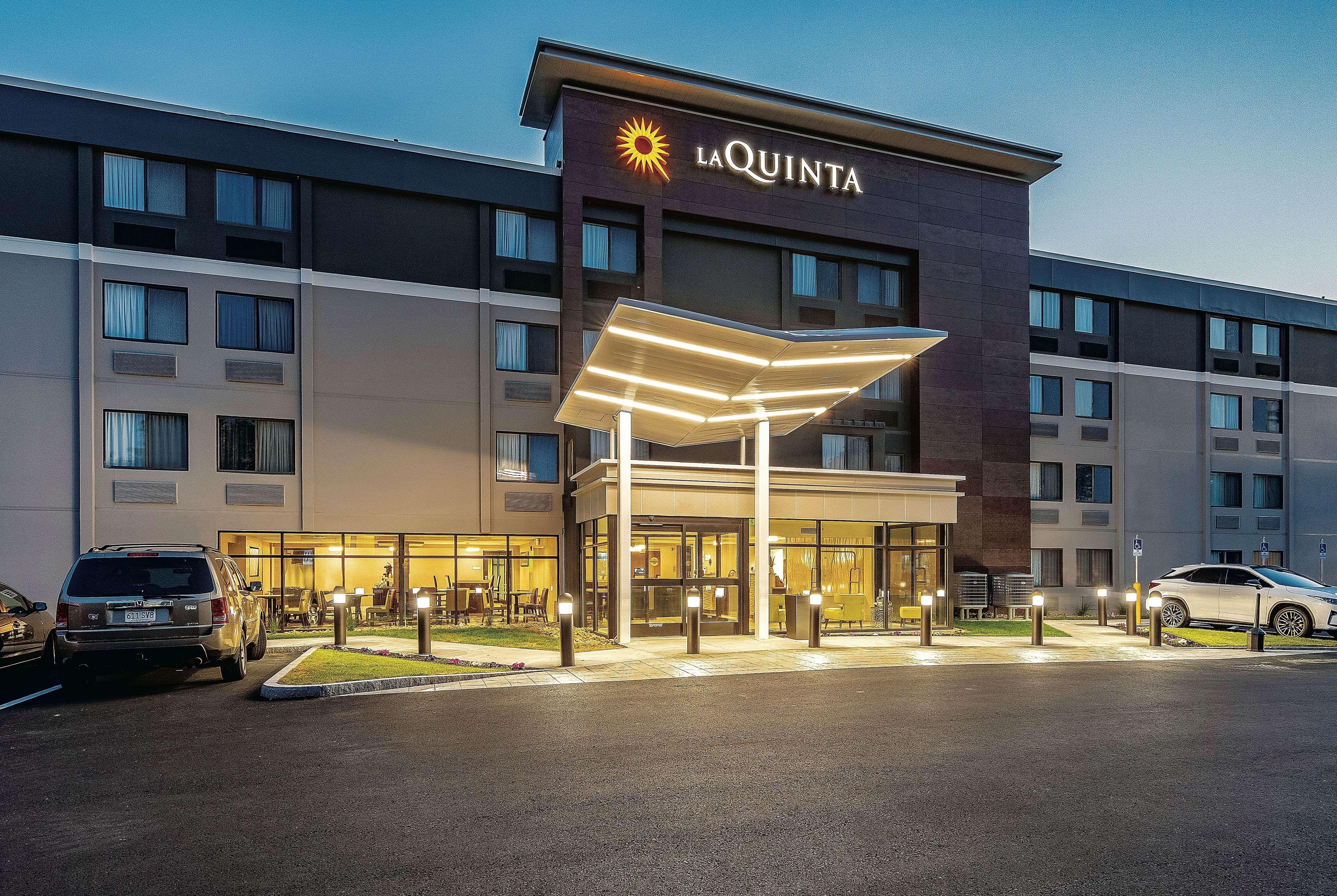 La Quinta By Wyndham Salem Nh Hotel Exterior foto